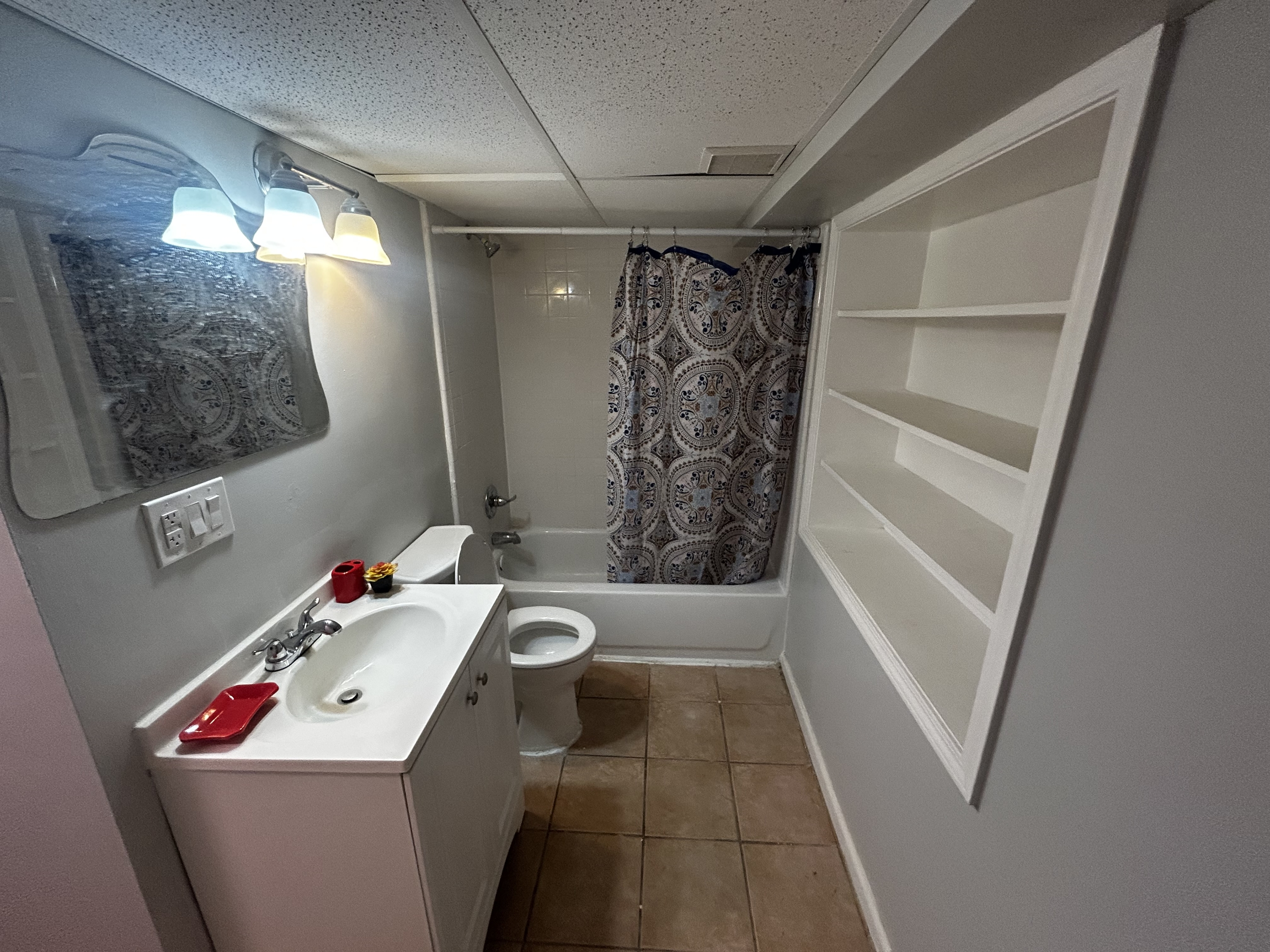 734 Argonne Ave, Apt. 13